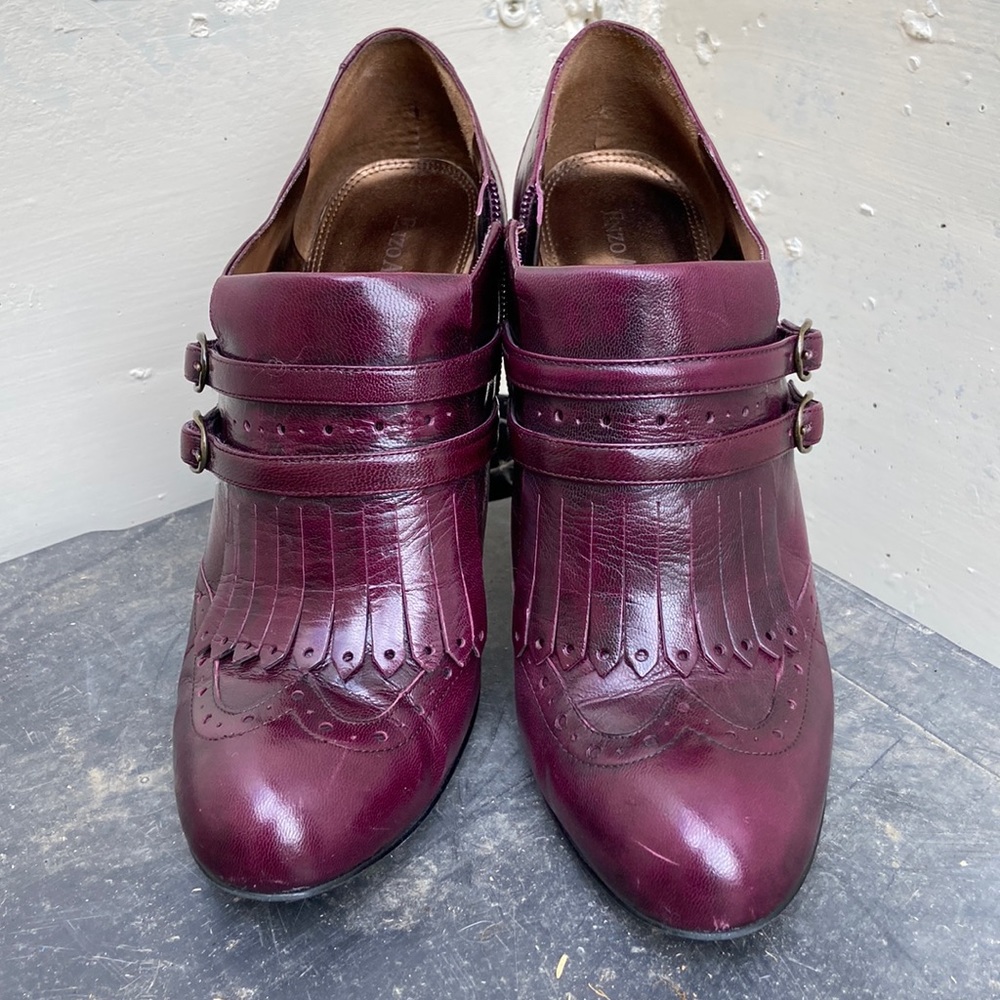 Purple with vintage flair - size 8